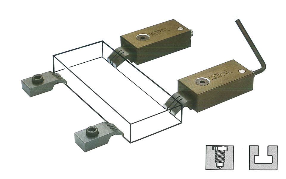 Horizontal - Spanntechnik<br />
von KOPAL mit seitlichen Niederzugspanner.